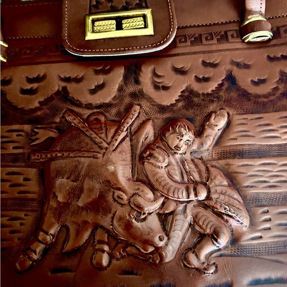 Vintage Mexico hand tooled Leather handbag. - Picture 2 of 12